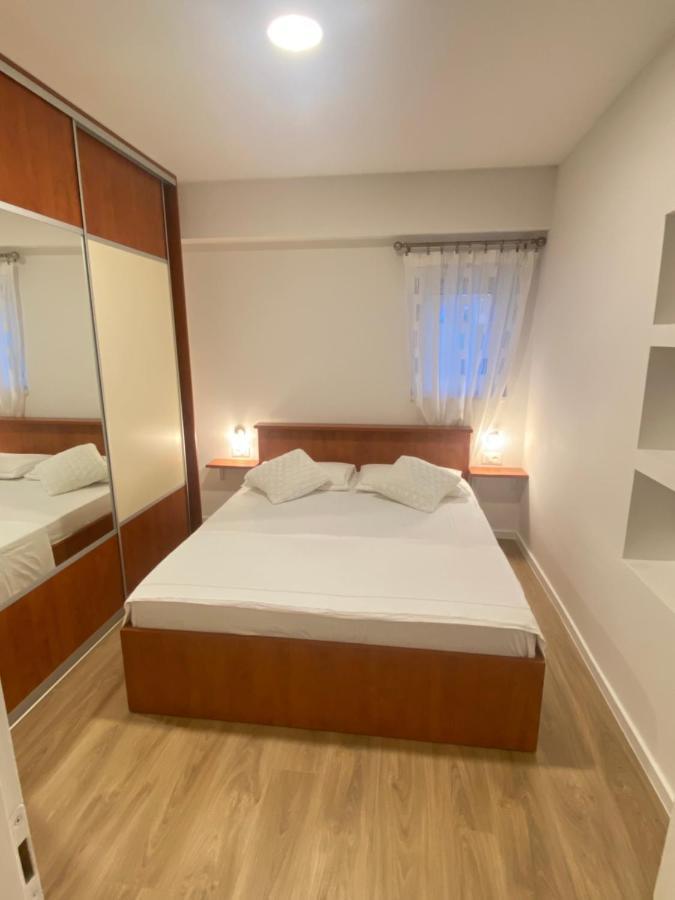 Apartment Lana Baška Voda Buitenkant foto